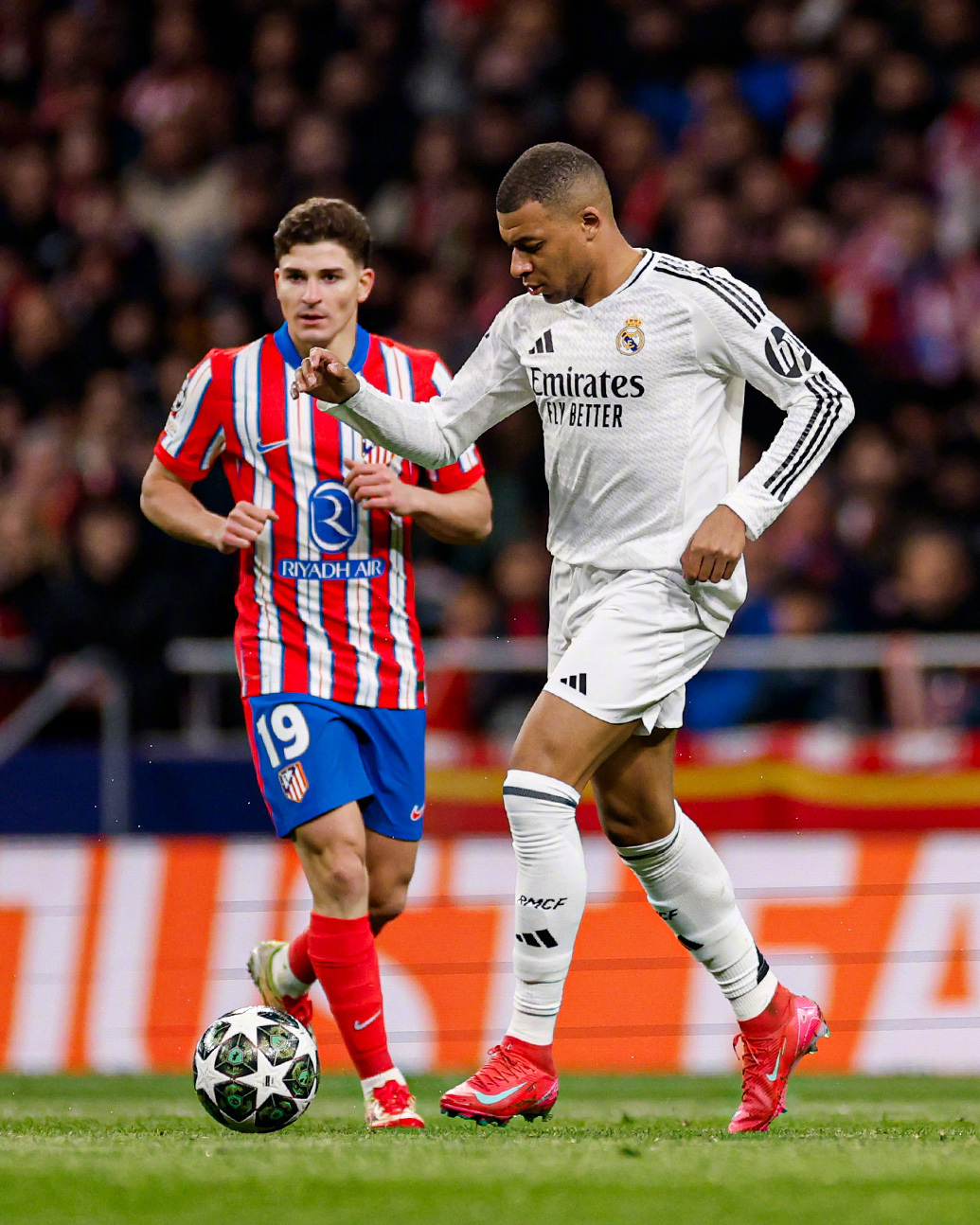 电竞竞猜-包含转会期西甲传出新动向；阿斯顿维拉单刀错失；管理层表态：压力陡增；资深球员宣示担当的词条