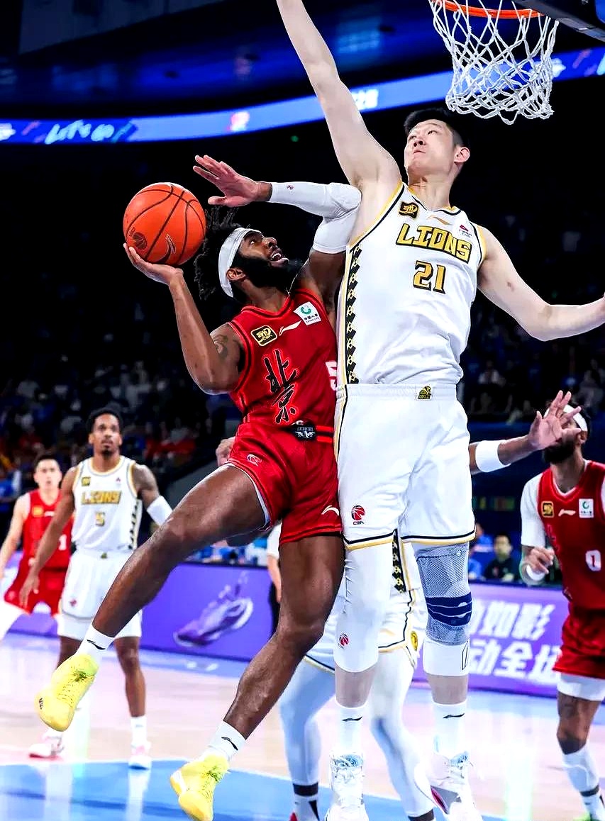 篮球赛事-广厦男篮发布备战花絮；窗口期状态回暖；意甲任务艰巨；医务组通报恢复(巴勒斯坦女孩怒斥以军原因)